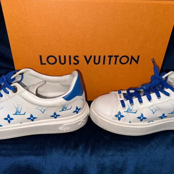Louis Vuitton Time Out Sneaker in blue. Size 38. - Picture 3 of 8